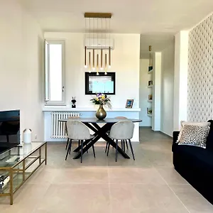 Via Dante Luxury , Bari Italy